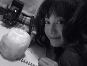 Hu Yixuan Instagram - -
写封信给你 
不说天与地 不说我和你