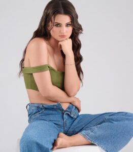 Actress Hunter Deno HD Instagram Photos and Wallpapers October 2023