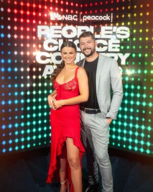 Hunter Deno Instagram - Thank you @peopleschoice for having us and throwing an incredible night honoring some amazing legends. Never thought I’d get to see Toby Keith live. What a night for country music ❤️❤️💃🏽💃🏽