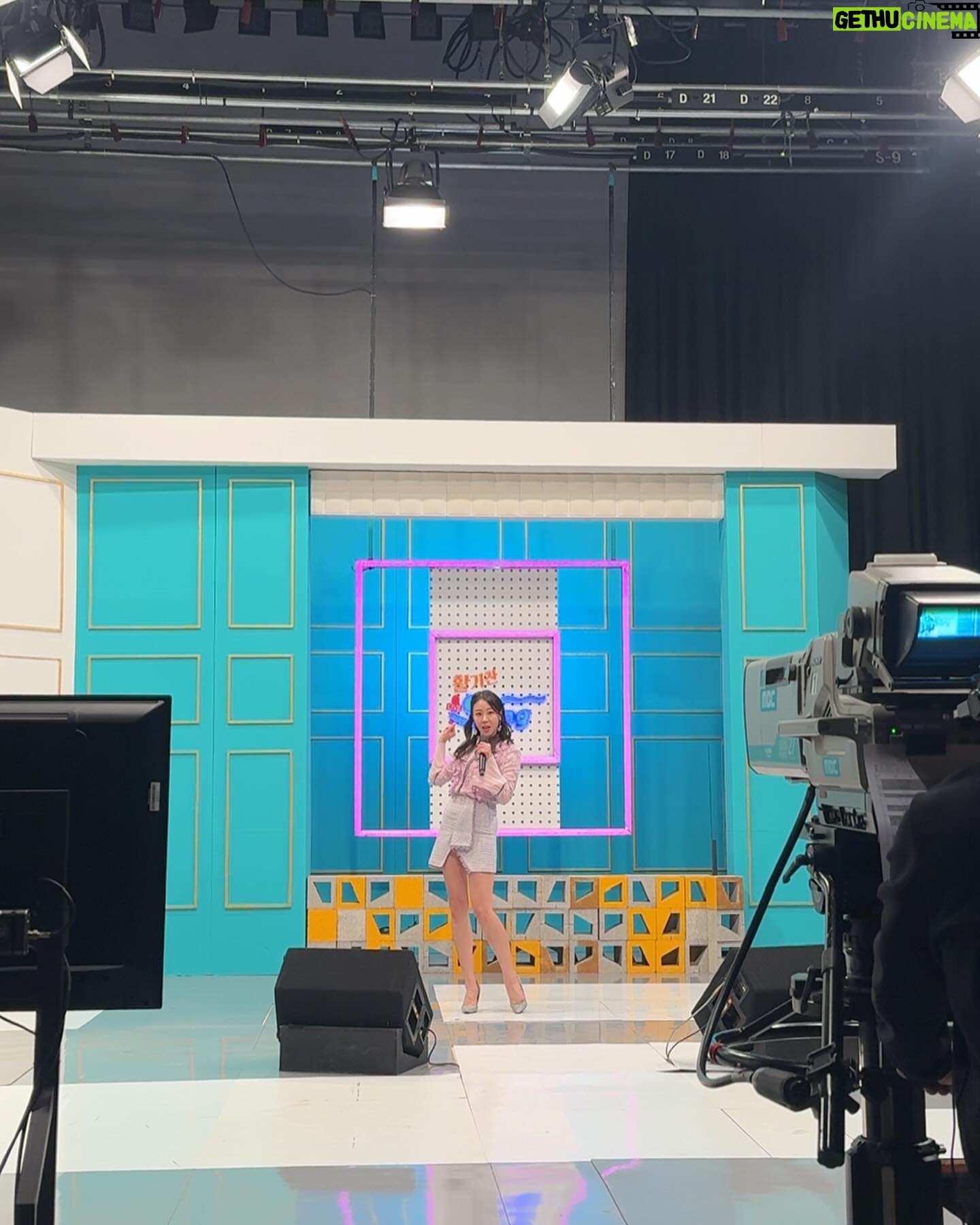 Hwang In-sun - 3 Likes - 충북 Mbc 생방송 활기찬 저녁
생활력 🔥에 다녀왔어용 🙋♀️
멋지게 편집해 주신 이종열 작가님 너무나 감사합니다 💗
또한 생방이라 떨렸는뎁 ...
편안하게 대해주신 mc 송민수 아나운서님과
김희수 아나운서님께도 무한 감사를 드립니다 :)
#충북mbc
#생활력
#생방송
#가수황인선
#니가말해봐