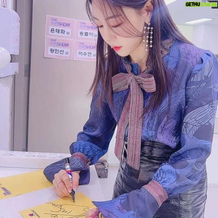 Hwang In-sun - 3 Likes - 찬란했던 하루 💙💜
SBS fill 더트롯쇼!
니가말해봐 영상 올라왔어요 :)
좋아요 🙋♀️ 많은 댓글 부탁드려요 🙏
#니가말해봐
#가수황인선
#트로트
#sbs더트롯쇼