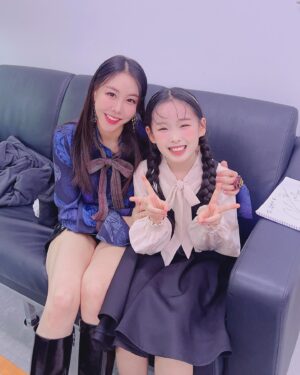 Hwang In-sun Instagram - 찬란했던 하루 💙💜
SBS fill 더트롯쇼! 
니가말해봐 영상 올라왔어요 :) 
좋아요 🙋‍♀️ 많은 댓글 부탁드려요 🙏
#니가말해봐
#가수황인선
#트로트
#sbs더트롯쇼