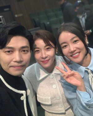 Hwang Woo-seul-hye Instagram - 마지막날 아쉬움과 사랑가득요 ~~ 감사합니다 😭 ❤️🙏