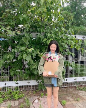Hwang Woo-seul-hye Instagram - 영화 히트맨 2 촬영을 소중히 끝마쳤습니다 ~~ 모두 고생 많으셨습니다 🙏  진심으로 감사합니다 ❤️