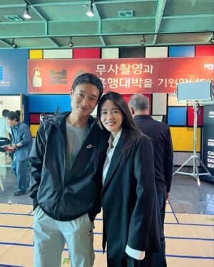 Hwang Woo-seul-hye Instagram - 보스 촬영때~ 🥹  영화 히트맨2, 보스 개봉 예정입니다 ~~빨리  뵙고 싶습니다 .  헤헷 ^^ 따스한 밤 되세요~~~~ ❣️
