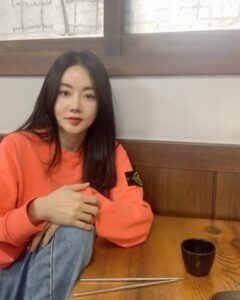 Actress Hwang Woo-seul-hye HD Instagram Photos and Wallpapers November 2022