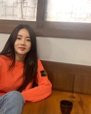 Hwang Woo-seul-hye Instagram - 🧡