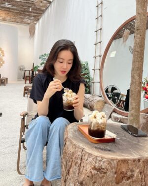 Hwang Woo-seul-hye Instagram - 많이 먹고 😊 건강히 곧 열심히 연기하겠습니다~ ~^*^ 몸 마음 건강하세요~~~~~!🙏❤️
