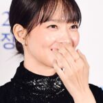 Hwang Bo-ra Instagram - #3일의휴가 시사를 보고 참 많이 울었습니다 모두에게 사랑받는 화려한 주인공은 아니지만 초라한 조연같아도 슬퍼할 필요없어요 영화속에서 충분히 따뜻한 친구를 한거같아 참 좋았습니다 함께한 배우 감독님덕분이 외롭지 않았습니다 감사합니다 12/6일 엄마손잡고 보러 가지 않을래요??