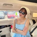 Hwang Bo-ra Instagram - 프랑스 니스고 뭐시고 느무 뜨그브서 죽을뻔했디만 최고의 추억을 선물해준 나래야 고맙구 사랑해 엠제뜨꺼 따라한다고 모래만 한시간을 팠네 손톱낑김주의와 폰에 모래 드들어감요 나혼산은 찐이었다 ^^