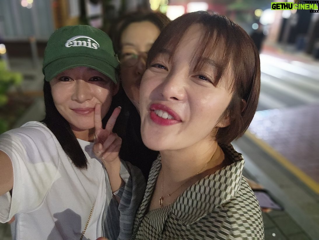 Hwang Bo-ra Instagram - 애정하는 우리 수능팀 너무 행복했똥❤️모두모두 각자의 자리에서 열심하는 모습에 존경합니당 늘내옆은 중옥오빠 ㅋㅋ