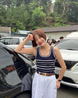 Hwang Bo-ra Instagram - 프랑스 니스고 뭐시고 느무 뜨그브서 죽을뻔했디만
최고의 추억을 선물해준 나래야 고맙구 사랑해
엠제뜨꺼 따라한다고 모래만 한시간을 팠네 손톱낑김주의와 폰에 모래 드들어감요 
나혼산은 찐이었다 ^^