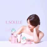 Hwang Se-in Instagram - Lsoulle & 세인 비건스킨케어 엘솔레의 첫 모델이 되었습니다 드뎌 한국 런칭완료 🥰 ㅡㅡㅡㅡㅡㅡㅡㅡㅡㅡㅡㅡㅡㅡㅡㅡㅡㅡㅡㅡㅡㅡㅡ 롯데면세점,화해,네이버 스토어 런칭 완료이며! 엘솔레 토너미스트 쿠션은 대한민국 1등 뷰티앱 화해에서 신제품 어워즈 (2023) 를 수상했다고 해요 💕🫶🏻 많은 관심 부탁드려요 💞 감사합니다 💕