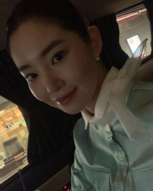Hwang Seung-eon Instagram - #영화 #뉴노멀 절찬리 상영중📽️