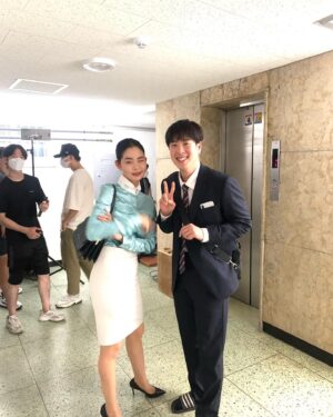 Hwang Seung-eon Instagram - #영화 #뉴노멀 절찬리 상영중📽️