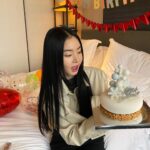 Hwang Seung-eon Instagram - 🎄👼🏻🎊🫶🏻🥳🎂💖