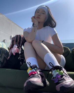 Hwang Seung-eon Instagram - 💝👟🎀🎨🌞🧚🏼‍♀️
#groundhogday with @fila_korea 💝
#AD#휠라 #운동화 #인터런 #휠라인터런