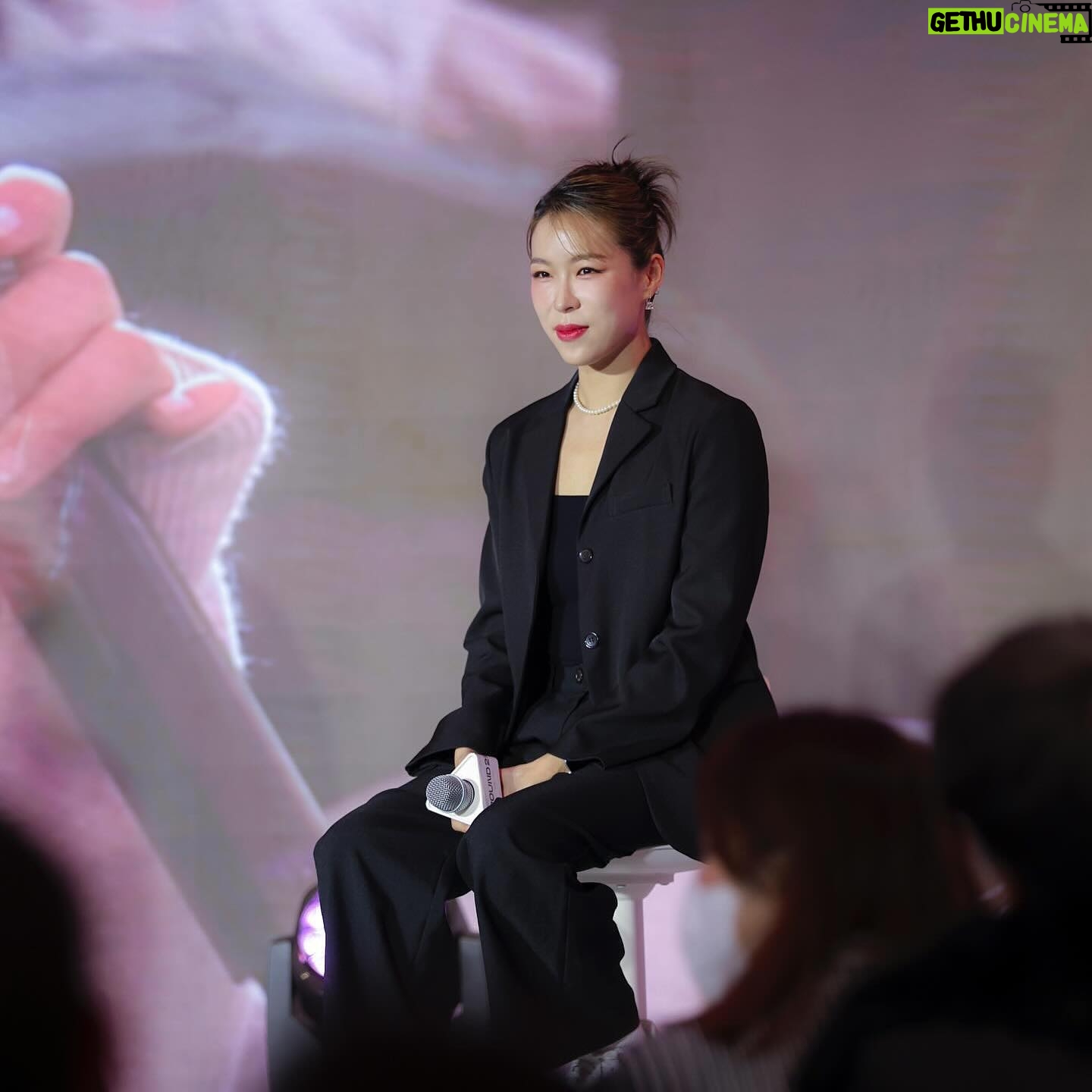 Hyojin Choi Instagram - LG GROUND 220 강연다녀왔습니다 ✨ 일상속 작은 행복을 온전히 느끼는 사람이 되길 응원해요 #효진초이