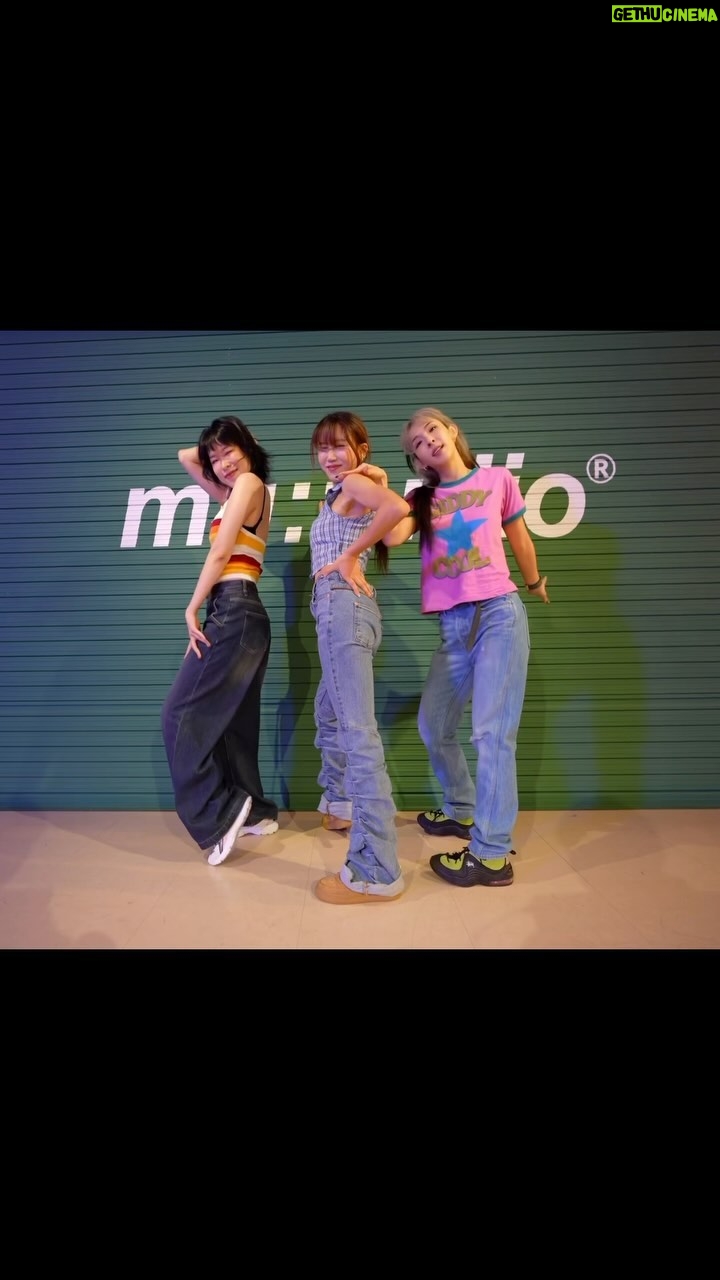 Hyojin Choi Instagram - @mu.tudio 조금은 늦은 업뎃 😝 @minamyoung @keum_zo @hyojin__choi__ 함께라서 행복했어요 친구들 ❤️🧡