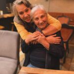 Işıl Yücesoy Instagram – Bütün gece anılarla boğuştum .. Hayırlara .Hani öylesine elime geçiverenler 💕💕💕