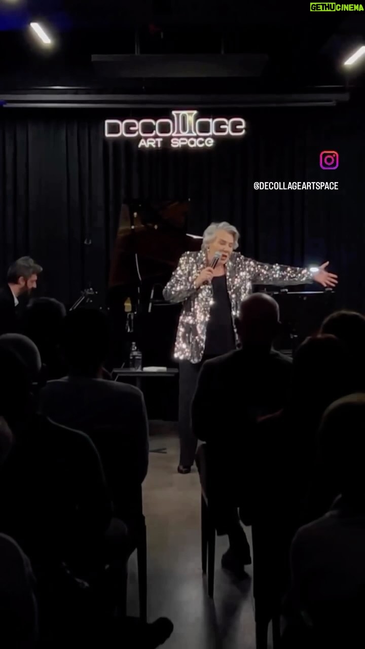 Işıl Yücesoy - 2.7K Likes - 27 NİSAN 2024 . Keşke O gün DECOLLAGE da sizlerle birlikte şarkı söyleyebilsek . 😍😍😍😍😇😇