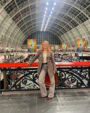 Ida Marie Nielsen Instagram - I had such a wonderful time meeting everyone at London Comic Con Winter! Thank you for the beautiful orange pen Moses. And the great talks and questions from all of my fellow Viking people. Dressed up as @gblagden for this event. Wonder who i should copy next? 🌞🌻@showmasters_events