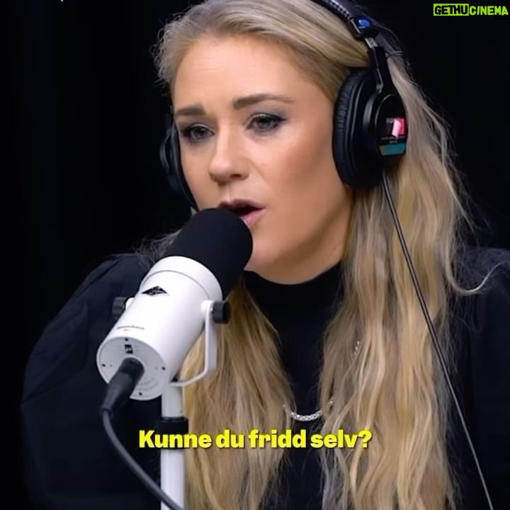 Ida Fladen Instagram - Endelig ny sesong, og første episode med Tone Damli kan du høre allerede nå😍 Fra og med neste uke vil Ida med hjertet i hånden høres eksklusivt hos Podme. Jeg har såå lyst til å fortsette å lage denne podcasten i lang tid fremover, og for å få til det, så er forutsigbarhet og trygge rammer viktig☺️ Vet flere av dere har vært takknemlige for at Ida med hjertet i hånden til nå har vært åpen, men da håper jeg det hjelper at jeg har ordnet så alle mine lyttere kan bruke Podme i to måneder helt gratis med koden «IDA»❤️ Håper skikkelig dere vil bli med videre for masse gode samtaler og nydelige gjester☺️