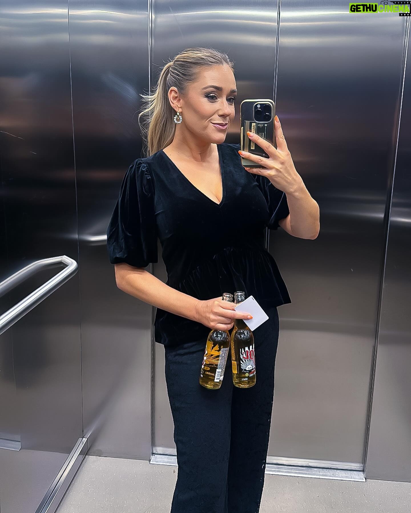 Ida Fladen Instagram - Da tenker jeg vi kaller det en hælj jeg🙃