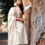 Idhika Paul Instagram - Winter sunlight is a warm old soul… Spreading love in a drizzling cold… #pose #photooftheday #shootdiaries #shootout #shootmode #photoshot #actorslife #lifestyle #styling #pics #idhika_paul_official
