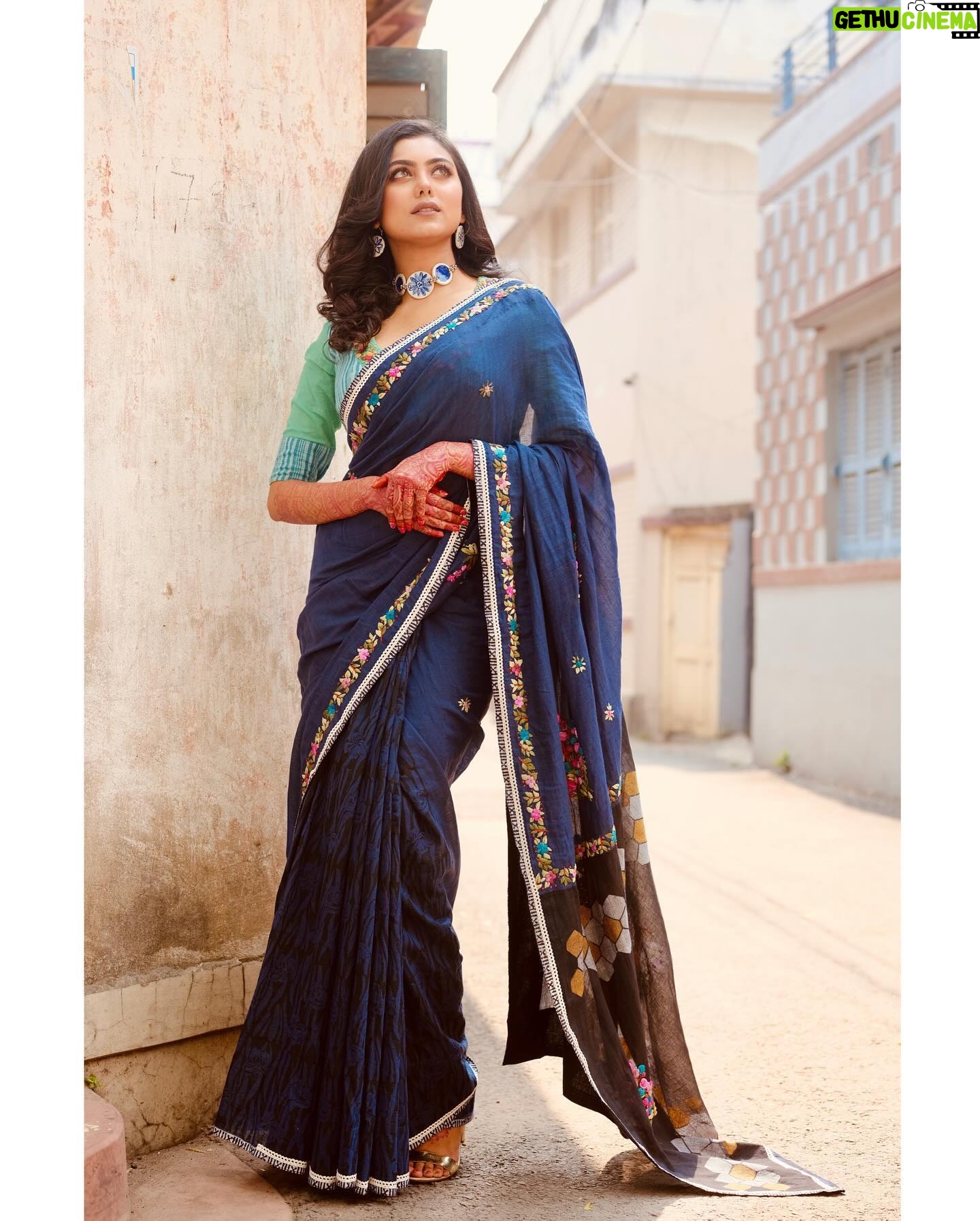 Idhika Paul - 7.1K Likes - In Love with the Allies of Kolkata…🫶🏻
#sareelove #fashionphotography #photography #picturegala #shoot #shootdiaries #ethiniclook #retrofeel #vibing #metime #actorslife #lifestyle
#idhika_paul_official