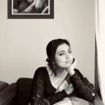 Idhika Paul Instagram - ব্যাকুল কিছু না বকুলের কুঁড়ি রয়ে রয়ে যেত পরে… চিরদিনের মহানায়িকাকে…🍁 #réel #reelkarofeelkaro #instareelsindia❤️ #reelsinstagram #instafashion #mood #mrssen #mahanayikasuchitrasen #missen #ethinic #sareefashion #moodygrams #feelitreelit #idhika_paul_official