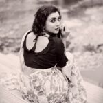 Idhika Paul Instagram - “Eyes: the silent storytellers.” Mua : @momychakraborty #eyes #retro #sareelove #sareefashion #fashionstyle #fashiongram #fbpost #shootdiaries #shootout #shootfilm #selflove #sareelovers #naturelovers #eyeslove #actorslife #idhika_paul_official