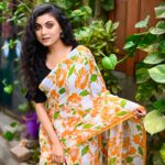 Idhika Paul Instagram - Casually for colours...🍁 #goodvibes #morningvibes #photooftheday #pictureoftheday #instapictureoftheday #instafashion #instagram #fbfashion #photogram #instaphoto #actorslife #actress #lifestyle #idhika_paul_official