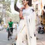 Idhika Paul Instagram - For your eyes only…🍁 #pictureoftheday #photooftheday #instapictureoftheday #photoshoot #collabs #designerwear #ethinicfashion #fashionstyle #styling #fashionstyle #shootdiaries #picturebook #idhika_paul_official