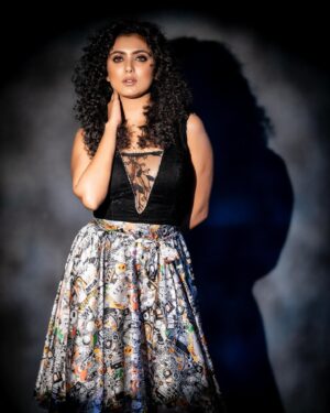 Idhika Paul Instagram - Weekend vibes  only! ✨

#vibing #eveningwear #outfitoftheday #instalike #shootdiaries #lookperfeito #candidphotography #pictureoftheday #actorslife #lifestyle #like 

#idhika_paul_official