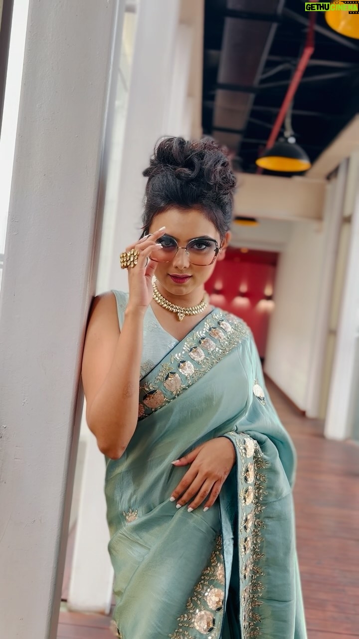 Idhika Paul Instagram - Let the music play baby… ✨ Shoot for @aajkaal.in & @sahasyamasri Photo: @sayantan_dutta_photography Makeup & hair- @makeupartist_ujjwaldebnath Costume: @daughterindia Location: @zone_kolkata #reelsinstagram #instagram #instafashion #instareels #reelsindia #reelitfeelit #reelkarofeelkaro #reelsviral #trendingreels #trendingsongs #actorslife #idhika_paul_official