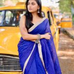 Idhika Paul Instagram - Lost within the Nostalgia… #kolkataphotography #kolkatagram #kolkatacity #kolkatastreets #streetstyle #sareefashion #fashiongram #fashionstyle #fashionlover #ethinicwear #sareeindia #idhika_paul_official