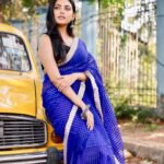 Idhika Paul Instagram - Lost within the Nostalgia… #kolkataphotography #kolkatagram #kolkatacity #kolkatastreets #streetstyle #sareefashion #fashiongram #fashionstyle #fashionlover #ethinicwear #sareeindia #idhika_paul_official
