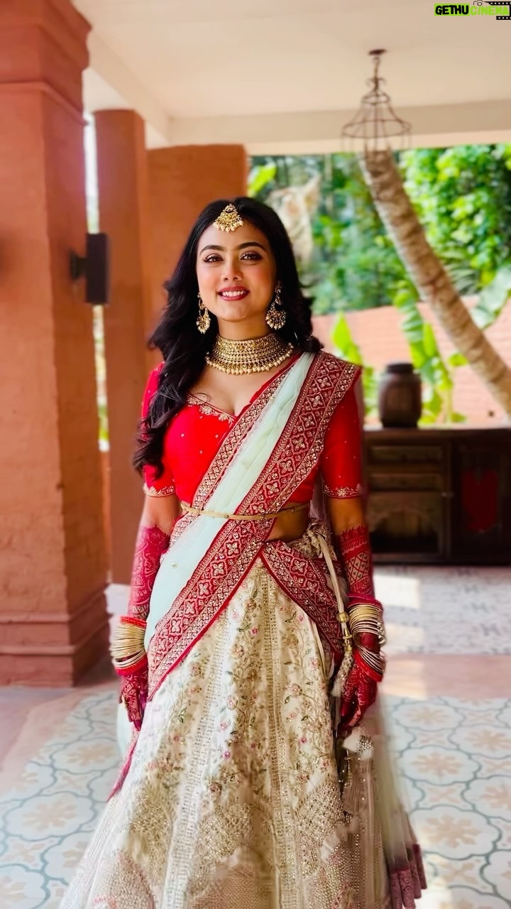 Idhika Paul - 16.9K Likes - Beauty defines itself indeed…
#reelsinstagram #trendingreels #reelkarofeelkaro #réel #reelitfeelit❤️❤️ #reelslovers #reelskarofeelkaro #me
#idhika_paul_official