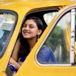 Idhika Paul Instagram - Lost within the Nostalgia… #kolkataphotography #kolkatagram #kolkatacity #kolkatastreets #streetstyle #sareefashion #fashiongram #fashionstyle #fashionlover #ethinicwear #sareeindia #idhika_paul_official
