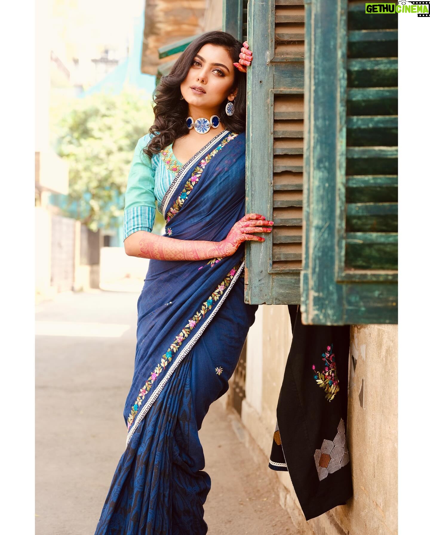 Idhika Paul - 7.1K Likes - In Love with the Allies of Kolkata…🫶🏻
#sareelove #fashionphotography #photography #picturegala #shoot #shootdiaries #ethiniclook #retrofeel #vibing #metime #actorslife #lifestyle
#idhika_paul_official
