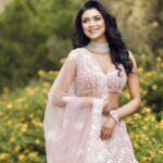 Idhika Paul Instagram - Blush Pink Vibes…🌸 Shoot for @aajkaal.in & @sahasyamasri Photo: @sayantan_dutta_photography Makeup & hair- @makeupartist_ujjwaldebnath Costume: @daughterindia Location: @zone_kolkata #photoshoot #actorlife #lifestyle #actors #shootlife #shootdiaries #shootday #shooting #pictureoftheday #pictoftheday #picofday #picturebooks #pictureperfect #idhika_paul_official