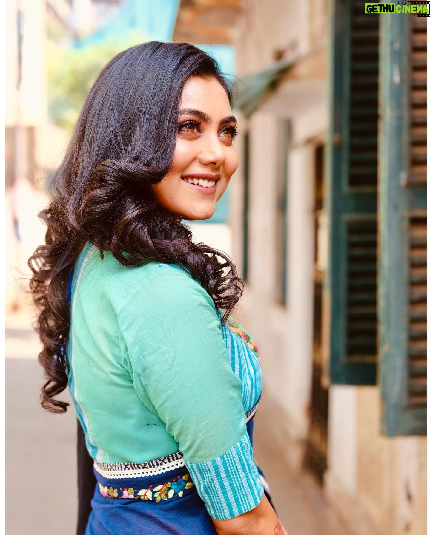 Idhika Paul - 7.1K Likes - In Love with the Allies of Kolkata…🫶🏻
#sareelove #fashionphotography #photography #picturegala #shoot #shootdiaries #ethiniclook #retrofeel #vibing #metime #actorslife #lifestyle
#idhika_paul_official