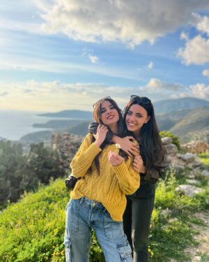 Ifigeneia Tzola Instagram - 🌼 Μ Α Ν Η μου αγαπημένη 🌼
•Καλή Σαρακοστή σε όλους !!!!

#mani #spring #yellow #paradise