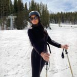 Ika Wong Instagram - My first time skiing 🏔️⛷️❄️