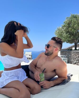 Ika Wong Instagram - Good morning from our second home 🇬🇷

#greece #santorini #travel