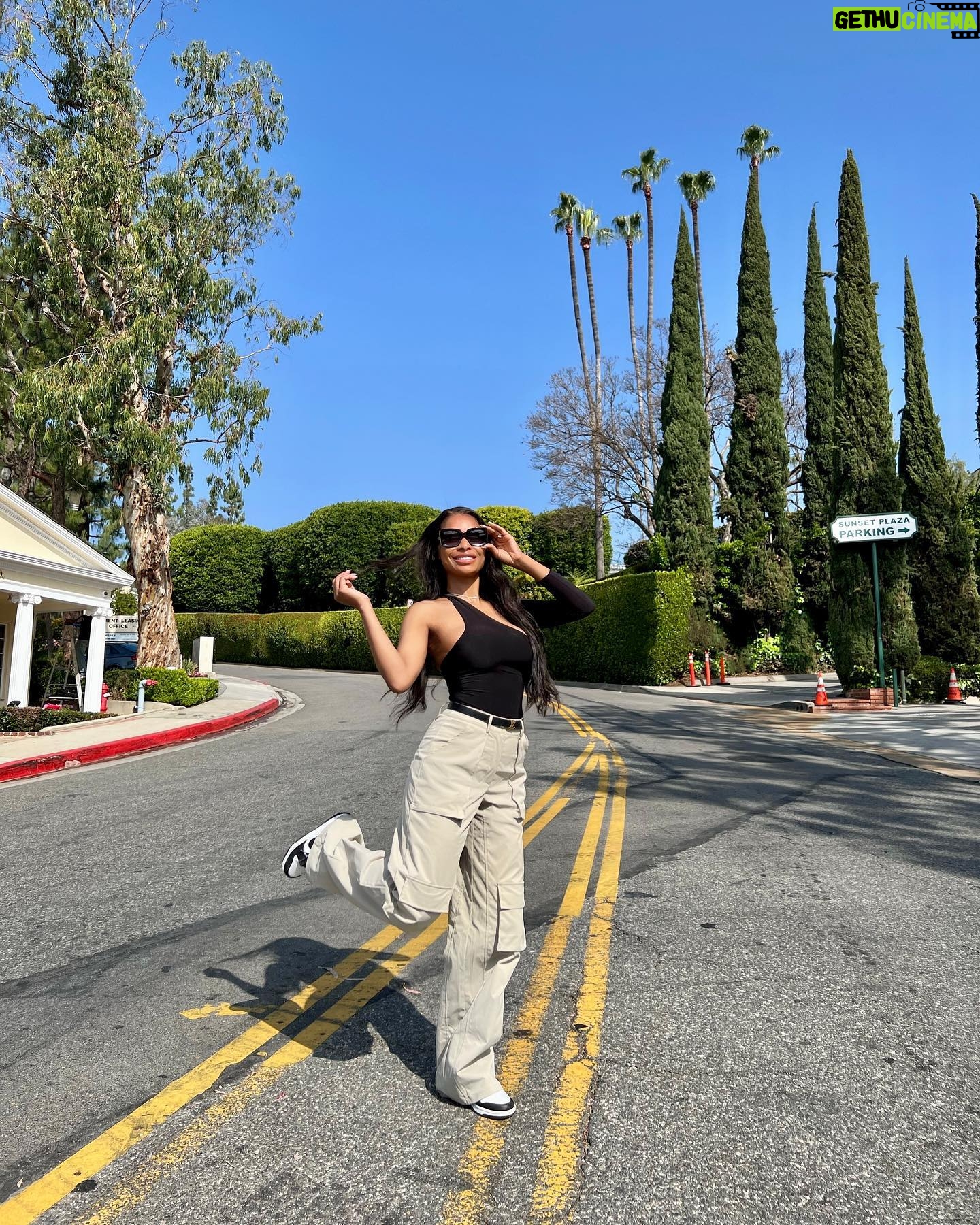 Ika Wong Instagram - I’m in your city 🌴🌆 I’ve been to California so many times but never got the chance to really explore it. I can’t wait to take you on this trip with me 🤍 @visittheusa #visittheusa #westhollywood AD