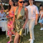Ilayda Çevik Instagram - ve kapanış.. 😅 her şey rüya gibiydi ama en çok siz.. @smelisacevik @ugurrozz hep böyle parlayın 🌟🌟🌟 çok sevdiğim ve iyi ki varlar dediğim rüya ortaklarımızı etiket kısmında bulabilirsiniz; her şey için çok teşekkürler 🌈🎈🍾💘