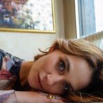 Ilayda Çevik Instagram - 🎶 Couleur Café ☕️🥖🌻🍸🪶🫶🏻 📸 @berrak_baspinar merci mademoiselle 😌💋