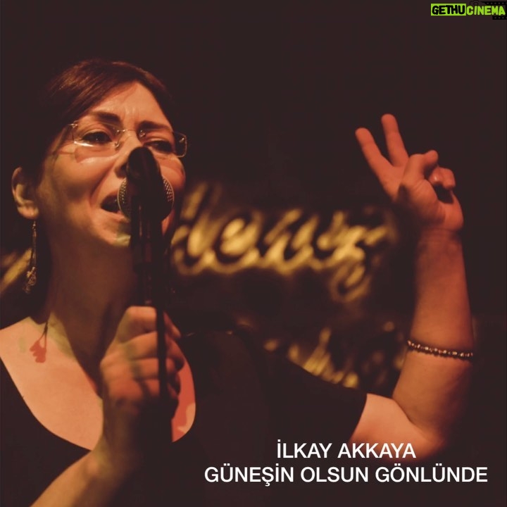 İlkay Akkaya - 6.9K Likes - Güneşin olsun gönlünde
O zaman gelsin ne gelirse
Doldurur ışıklarla
En karanlık gününü
Bir şarkın olsun gönlünde
Sevinçli ezgilerle
.
.
.
#şarkı #ilkayakkaya #müzik #müzikkutusu #music #evdekal #evdekaltürkiye #muzikvideo #şiir #şiirsokakta #istanbul #ankara #izmir #spotify
